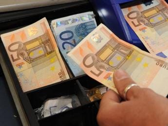 Galleria foto 'Banconote false, 376mila ritirate in 2022: i tagli più contraffatti 20 e 50 euro' - foto 1