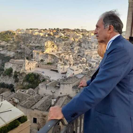 Esclusiva: il presidente lucano Vito Bardi su gas, assistenza medica, asm, imprese e pnrr