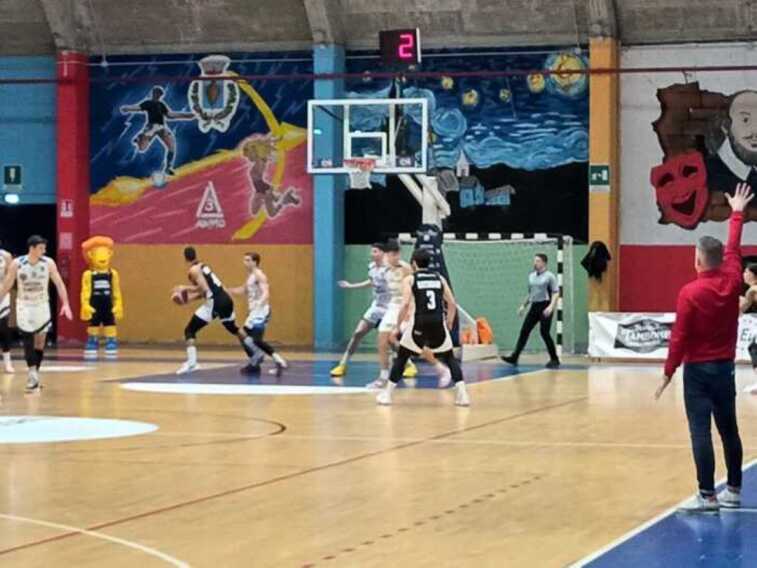 Basket, atleti della Juvecaserta aggrediti a Ruvo. La replica: «Condanniamo ma “no” a ricostruzioni fantasiose»