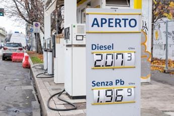 Galleria foto 'Benzina e gasolio, il peso di accise e Iva: come sono fatti i prezzi' - foto 1