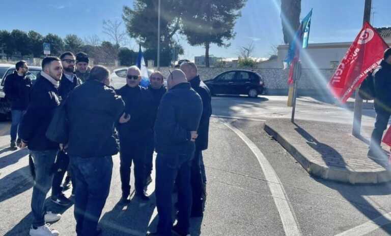 Taranto, i lavoratori di Kyma Mobilità chiedono più sicurezza: sit-in all’ingresso dell’azienda