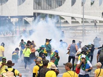 Galleria foto 'Brasile, anche il nipote Bolsonaro tra gli assalitori' - foto 1