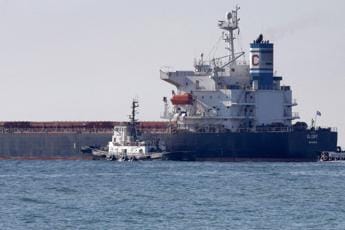 Galleria foto 'Canale di Suez, liberata la nave incagliata con carico di mais dall’Ucraina' - foto 1