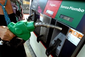 Galleria foto 'Caro carburante, irregolarità su prezzi: Antitrust avvia ispezioni' - foto 1