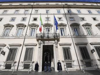 Galleria foto 'Caro carburante, sciopero congelato. Nuovo round governo-benzinai il 17' - foto 1