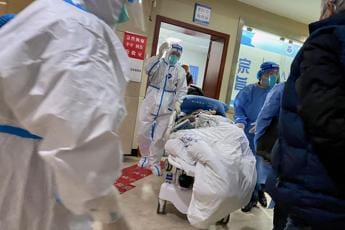 Galleria foto 'Covid, Cina verso picco contagi: 3,7 milioni di nuovi casi' - foto 1
