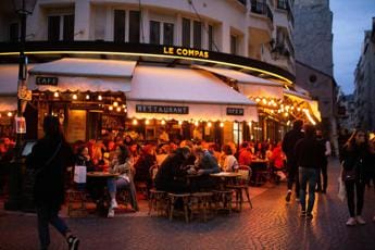 Galleria foto 'Covid oggi Francia, da febbraio i malati non dovranno più isolarsi' - foto 1