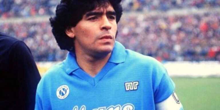“In campo la vita sparisce”: a Conversano l’epica e le fragilità di Diego Armando Maradona