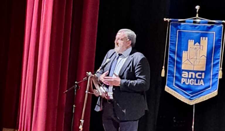 Assemblea regionale Anci, Emiliano: «Taranto è la Marzabotto dell’industria di Stato»