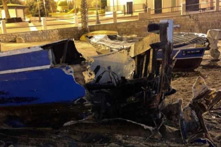 Fecero esplodere una barca nel porto turistico di Torre a Mare: due giovani ai domiciliari