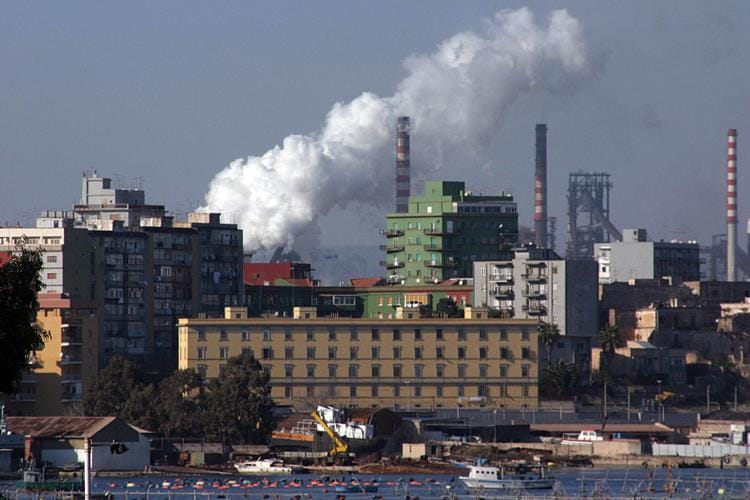 Legambiente contro il decreto: «È una nuova legge salva Ilva»