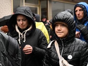 Galleria foto 'Germania, Bild: Greta fermata dalla polizia durante proteste a Lutzerath' - foto 1