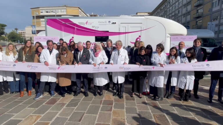 Galleria foto 'Carovana della Prevenzione, arriva una nuova unità mobile' - foto 1