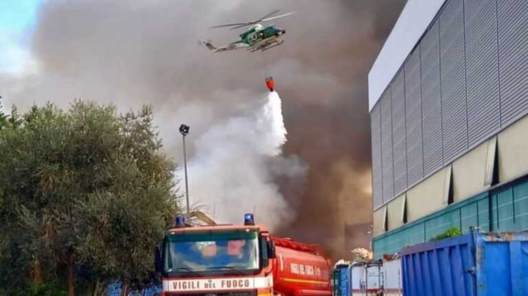 Incendio rifiuti a Modugno, Bonasia: «Dati certi sugli inquinanti entro 72 ore»