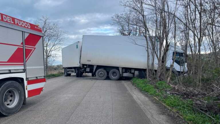 Schianto contro un tir sulla Barletta-Trani: dopo 15 giorni di agonia, muore la seconda passeggera