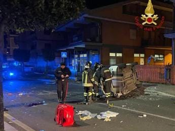 Galleria foto 'Incidente Roma, ragazzi morti a Fonte Nuova: “Auto a 100 km all’ora”' - foto 1