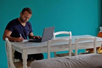 Galleria foto 'Kraken Covid, Ecdc: “Valutare mascherine e smart working”' - foto 1