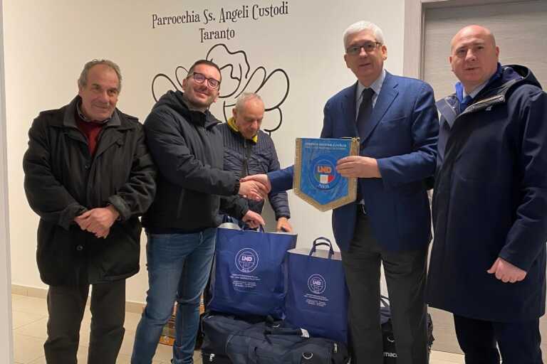 Taranto, corsa alla solidarietà dopo il furto in una scuola calcio al Tamburi: i ringraziamenti del parroco – VIDEO
