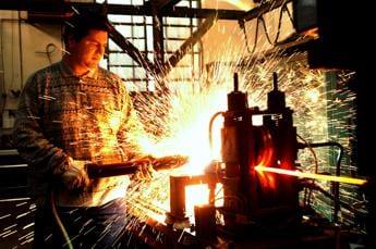 Galleria foto 'Lettera intenti Regioni-Tic, rafforzare il posizionamento dell’Italia su investimenti industriali' - foto 1