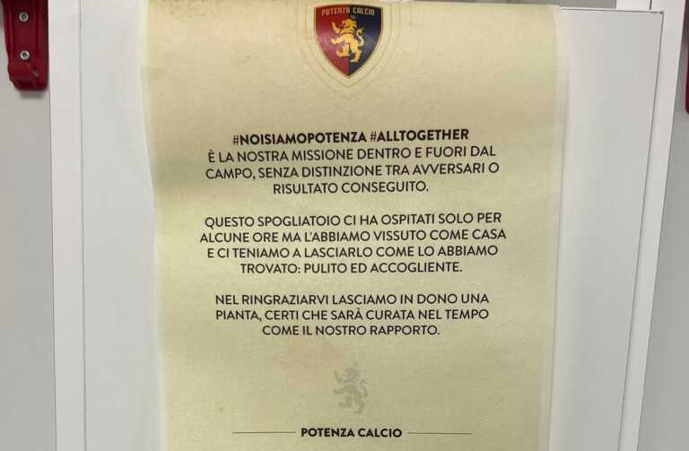 Dopo la gara spogliatoi puliti e una pianta per gli avversari: il gesto del Potenza a Crotone