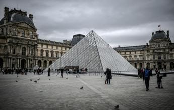 Louvre, scatta limite ai visitatori: massimo 30mila al giorno