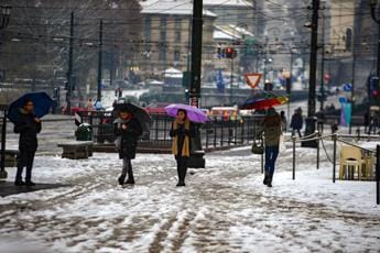 Galleria foto 'Maltempo, neve e raffiche di burrasca: allerta arancione in 2 regioni' - foto 1