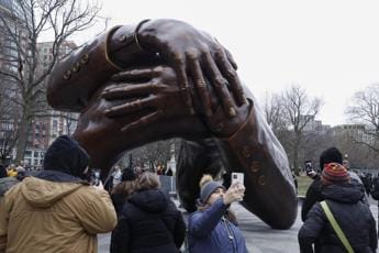 Galleria foto 'Martin Luther King, figlio difende nuova statua Boston ma su web è bufera' - foto 1