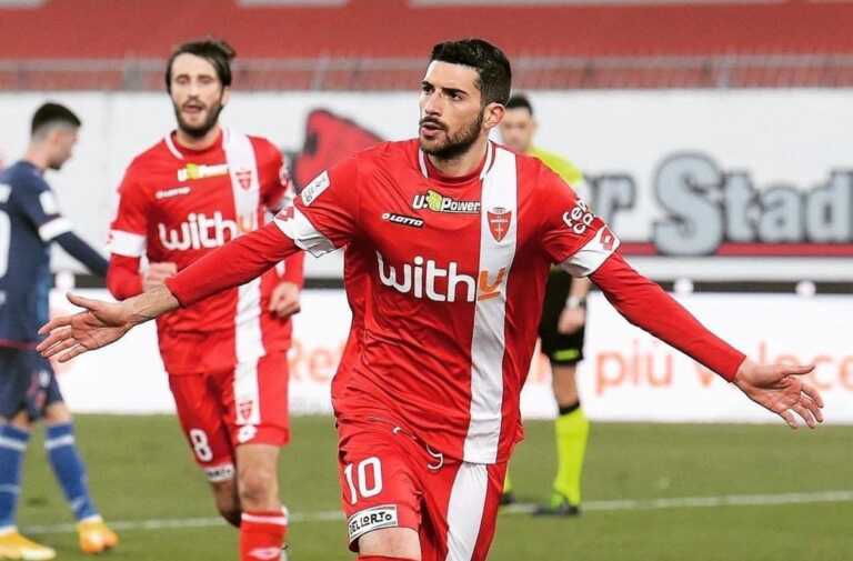 Calciomercato Bari: per Valoti si cerca la formula giusta, Mazzotta vuole restare