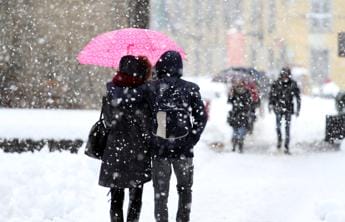Galleria foto 'Meteo, tornano freddo e neve: allerta gialla in nove regioni' - foto 1