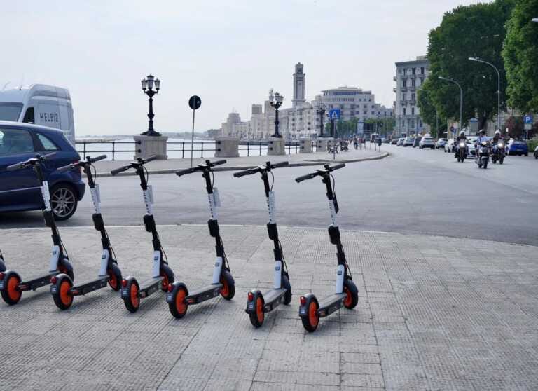 Bari, caos dopo l’addio di Helbiz: «Ma il servizio non sarà interrotto»