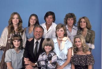 Galleria foto 'Morto a 54 anni Adam Rich, il piccolo Nicholas della famiglia Bradford' - foto 1