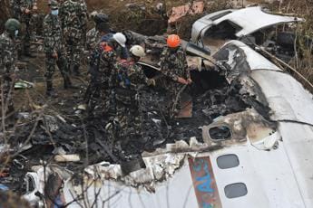 Galleria foto 'Nepal, trovata scatola nera aereo precipitato' - foto 1