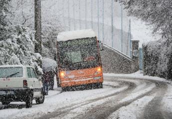 Galleria foto 'Neve e gelo sull’Italia, allerta meteo per 9 Regioni' - foto 1