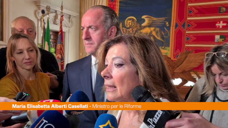 Galleria foto 'Casellati “La burocrazia è uno stalker, ci rende la vita impossibile”' - foto 1