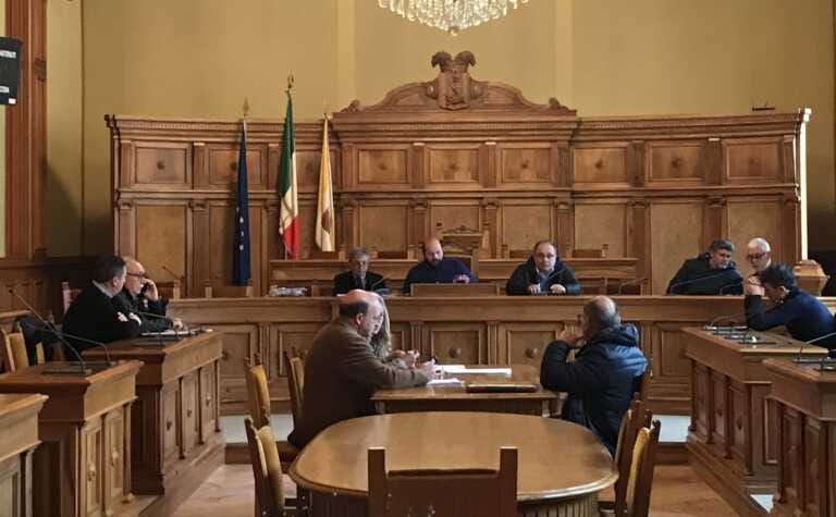 Lecce, parcheggi a Palazzo dei Celestini: la politica si riserva il privilegio