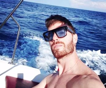 Galleria foto 'Pasqualino Maione, la lotta del cantante di ‘Amici’ contro la meningite post covid' - foto 1