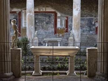 Galleria foto 'Pompei, Casa dei Vettii riapre al pubblico dopo 20 anni' - foto 1