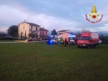 Galleria foto 'Prato, cade elicottero ultraleggero: morto il pilota' - foto 1