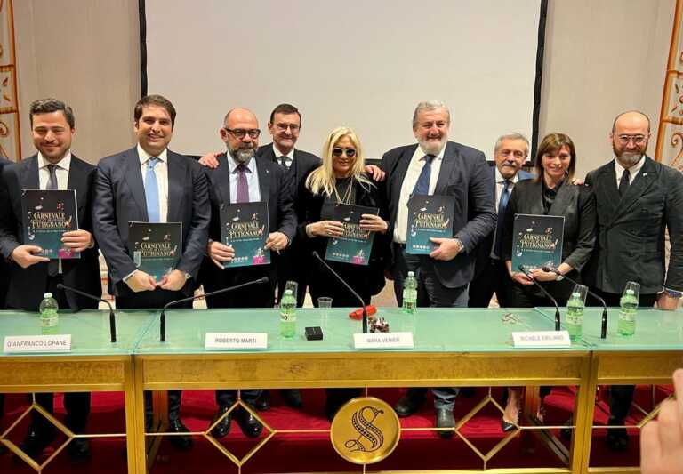 Presentato a Roma il Carnevale di Putignano 2023. Mara Venier sarà la madrina: «È la festa di tutti» – FOTO e VIDEO