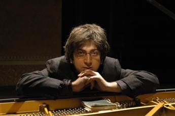 Galleria foto 'Proteste Iran, il pianista Bahrami: “Il regime ha le ore contate”' - foto 1