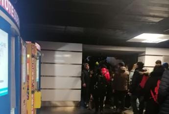 Galleria foto 'Roma, Metro A ferma tra Termini e Battistini: la rabbia degli utenti sui social' - foto 1