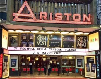 Galleria foto 'Sanremo 2023, Festival torna libero da mascherine e omaggia Raffaella Carrà' - foto 1