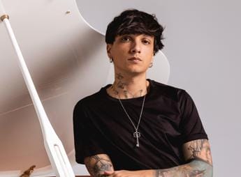 Galleria foto 'Sanremo 2023, Ultimo: “Per tornare ho sfidato tanti ‘chi te lo fa fare’…”' - foto 1