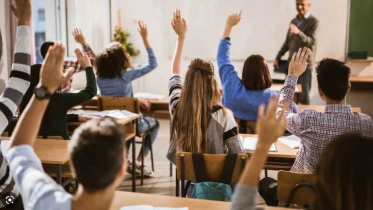 Stipendi diversi da Nord a Sud, protestano sindacati e studenti pugliesi