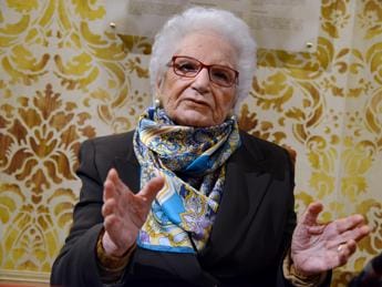 Galleria foto 'Shoah, Segre: “Pessimista, tra qualche anno non sarà più sui libri di storia”' - foto 1