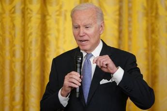 Galleria foto 'Sparatorie Usa, Biden: “Congresso approvi divieto armi d’assalto”' - foto 1