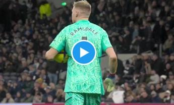 Galleria foto 'Tifoso del Tottenham colpisce con calcio portiere dell’Arsenal – Video' - foto 1