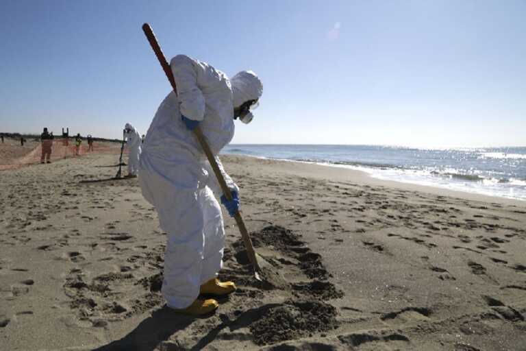 Caccia agli agenti inquinanti: a Torre Guaceto nasce la squadra per gli interventi lungo la costa