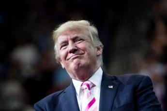 Galleria foto 'Trump torna su Facebook e Instagram, stop alla sospensione dopo 2 anni' - foto 1