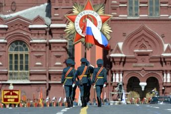 Galleria foto 'Ucraina, 007 Gb: “In Russia torna addestramento militare in scuole”' - foto 1